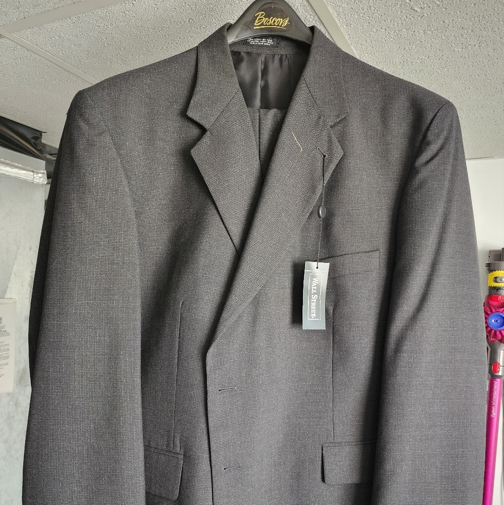 Men's Suit. Dark Gray. 46R. Pants 36x30. New with tags.